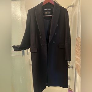 Zara coat with shoulder pads,size xs,very chic and elegant and timeless